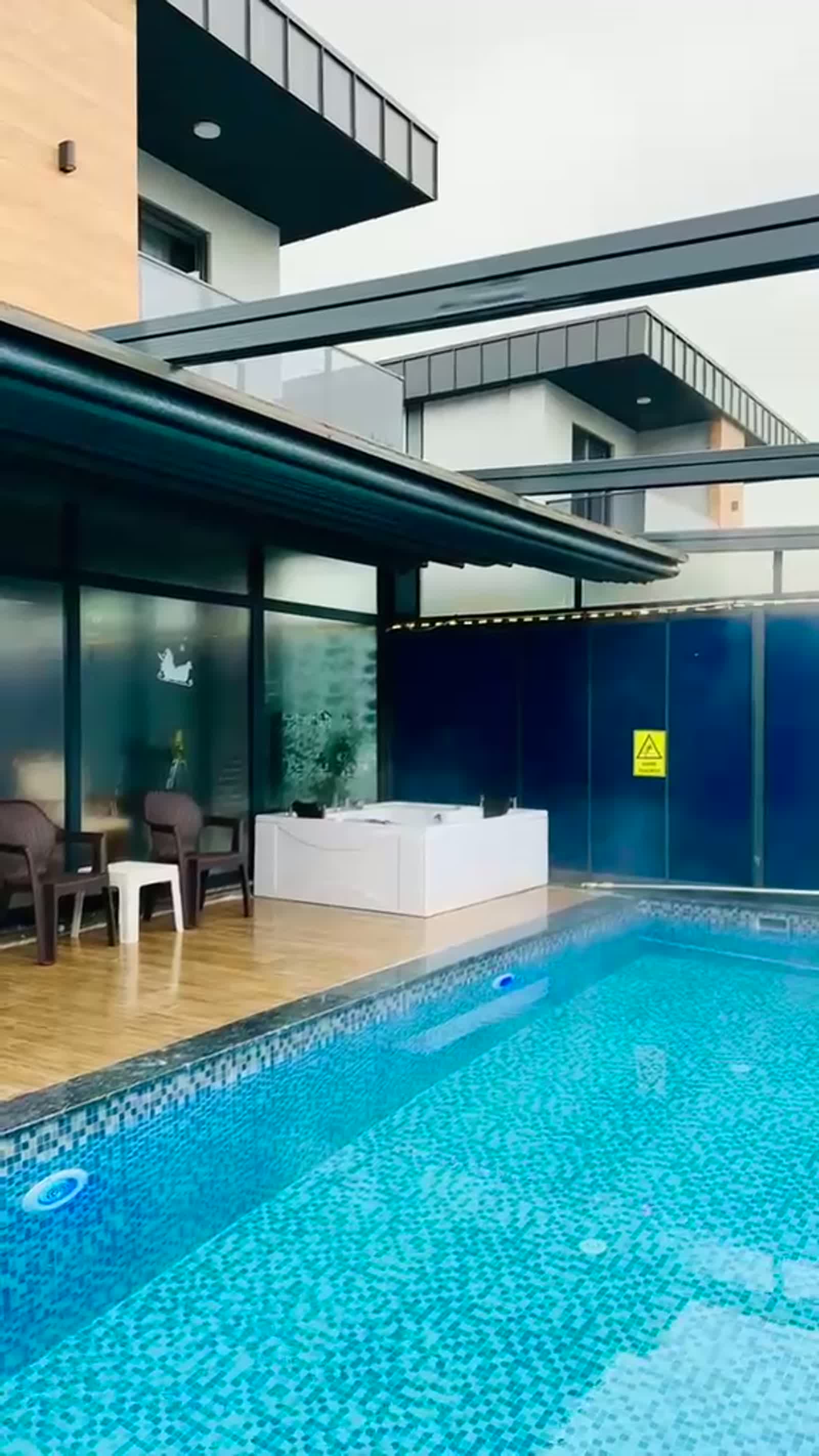 Havuz kenarı